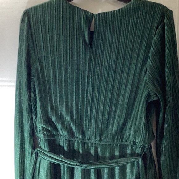 CITY STUDIOS
Juniors' Pleated Bell-sleeve Dress In Hunter Green - Picture 5 of 7
